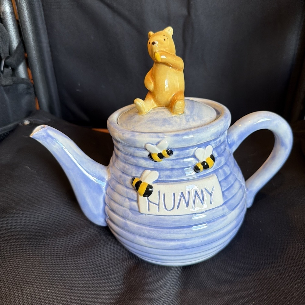 Vintage Disney Treasure Craft Winnie the Pooh Hunny Teapot Blue Beehive Ceramic